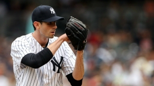 Brandon McCarthy pitching for the Yankees.